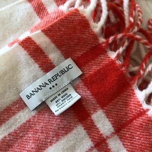 NWOT Banana Republic wool/ angora blend scarf